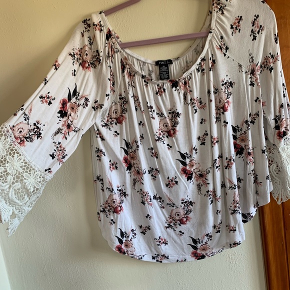 Boho floral top - Picture 3 of 3